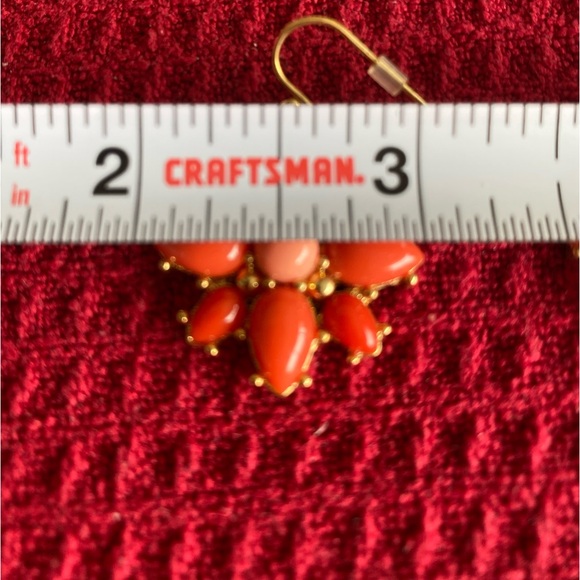 🎄$3 bundled Coral and Gold Tone Dangle Earrings - Picture 3 of 4